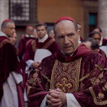 Ralph Fiennes playing Cardinal Thomas Lawerence.